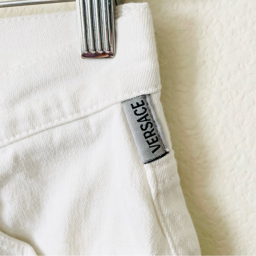 Vintage Versace SIZE 27 white high rise tapered leg jeans - Picture 5 of 10